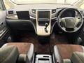 2013 Toyota Alphard