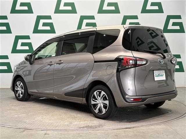 Toyota Sienta 2022 photo 2