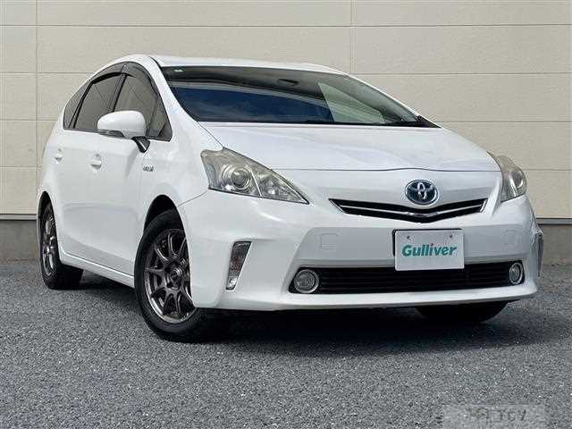 2013 Toyota PRIUS α