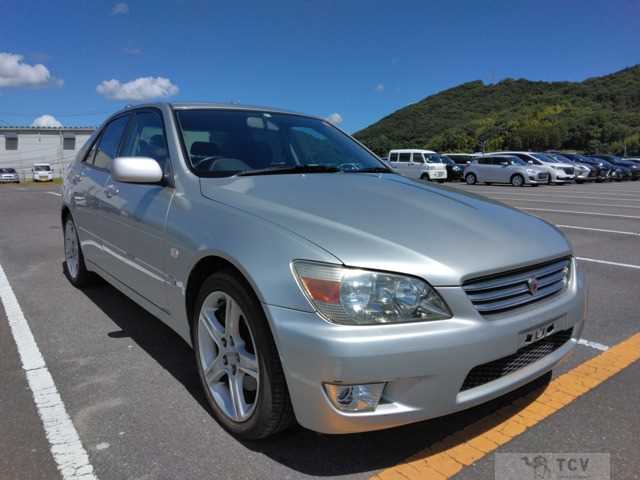2000 Toyota Altezza