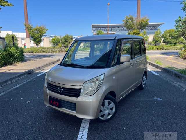 2010 Nissan ROOX