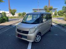 2010 Nissan ROOX