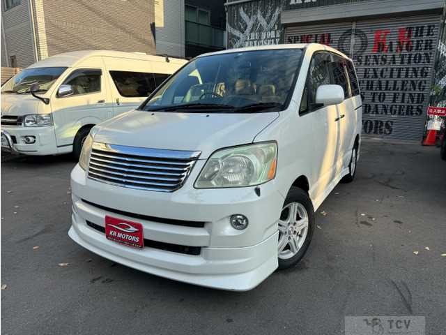 2005 Toyota Noah