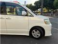 2005 Toyota Noah