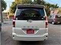 2005 Toyota Noah