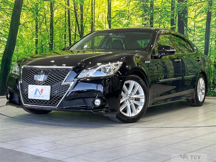 2013 Toyota Crown Hybrid