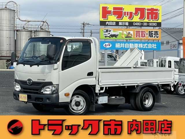 2017 Hino Dutro