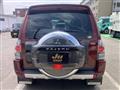 2016 Mitsubishi Pajero