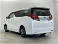 2017 Toyota Alphard Hybrid