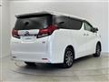 2017 Toyota Alphard Hybrid