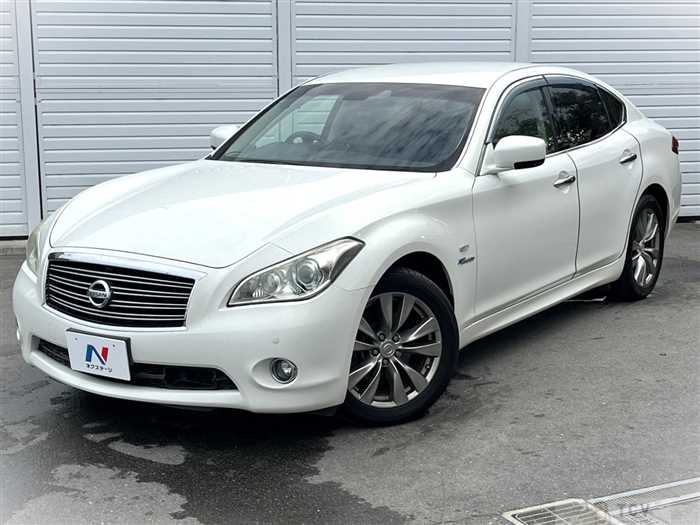 2013 Nissan FUGA HYBRID