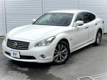 2013 Nissan FUGA HYBRID