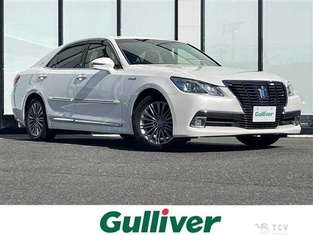 2013 Toyota Crown Hybrid