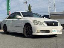 2004 Toyota Crown Royal Series