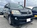 2004 Toyota Noah