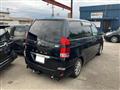 2004 Toyota Noah