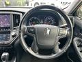 2013 Toyota Crown Hybrid