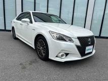 2013 Toyota Crown Hybrid