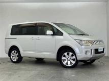 2015 Mitsubishi Delica D5