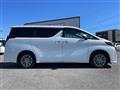 2022 Toyota Alphard Hybrid