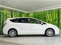 2012 Toyota PRIUS α