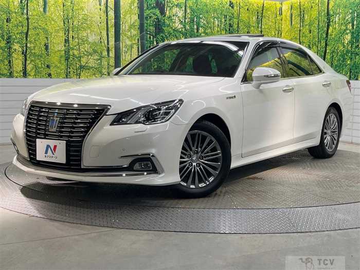 2015 Toyota Crown Hybrid