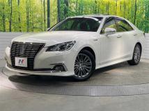 2015 Toyota Crown Hybrid