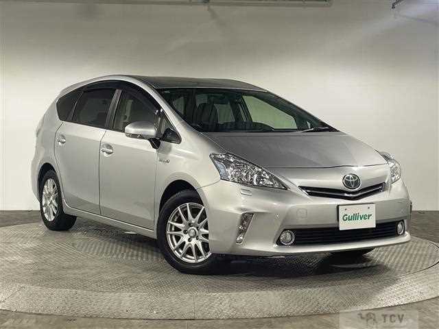 2013 Toyota PRIUS α
