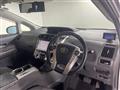 2013 Toyota PRIUS α