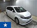 2015 Toyota Isis