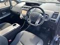 2016 Toyota PRIUS α