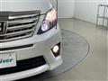 2013 Toyota Alphard