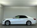2013 Toyota Crown Hybrid