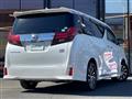 2017 Toyota Alphard Hybrid