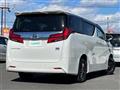 2022 Toyota Alphard Hybrid