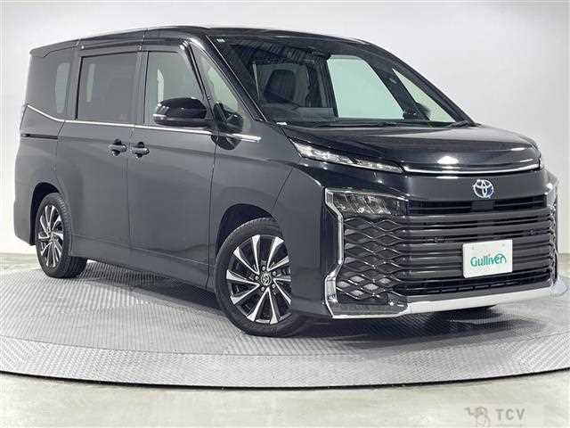 2022 Toyota Voxy