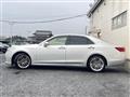 2013 Toyota Crown Hybrid
