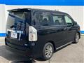 2013 Toyota Voxy