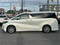 2018 Toyota Alphard Hybrid