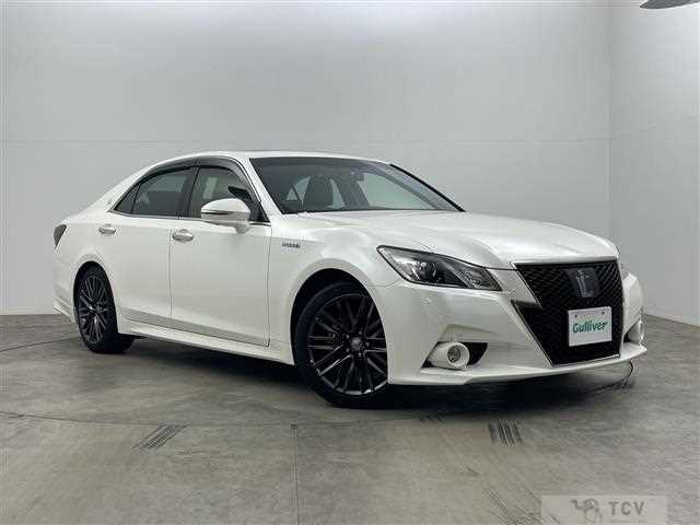 2015 Toyota Crown Hybrid