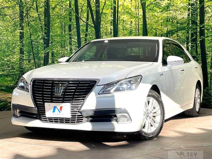 2013 Toyota Crown Hybrid