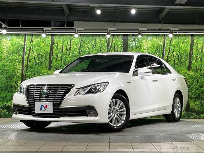 2015 Toyota Crown Hybrid