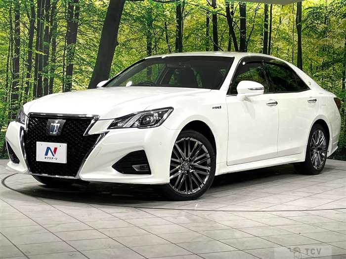 2016 Toyota Crown Hybrid