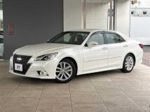 2013 Toyota Crown Hybrid