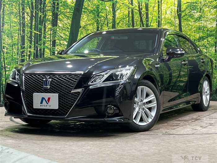 2013 Toyota Crown Hybrid