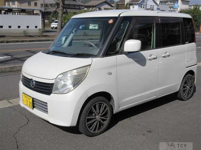 2013 Nissan ROOX