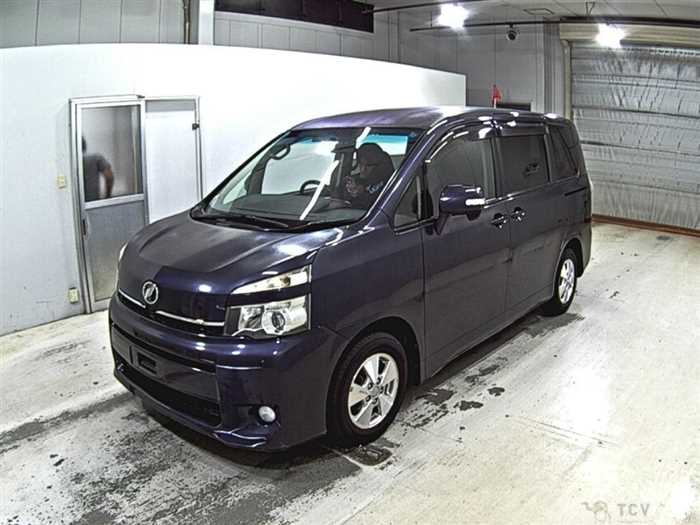 2013 Toyota Voxy