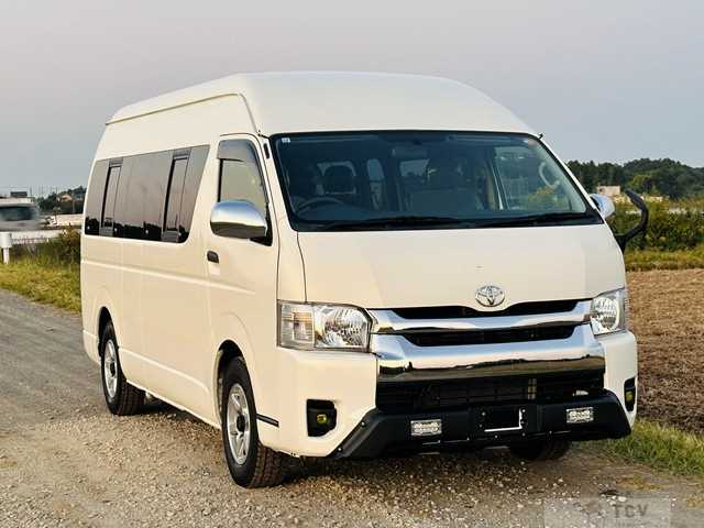 2013 Toyota Hiace Commuter