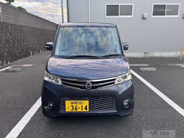 2011 Nissan ROOX