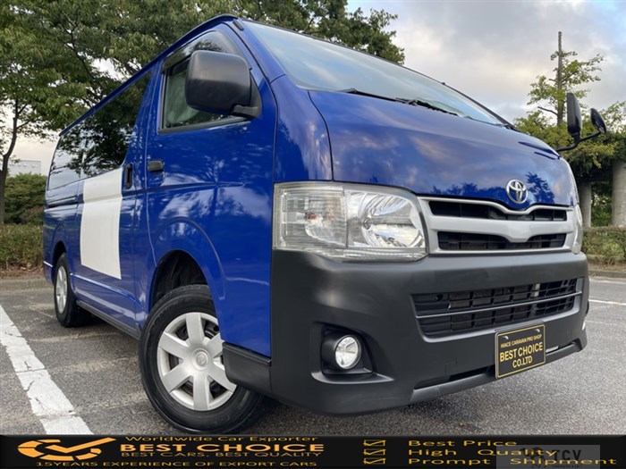 2013 Toyota Regiusace Van